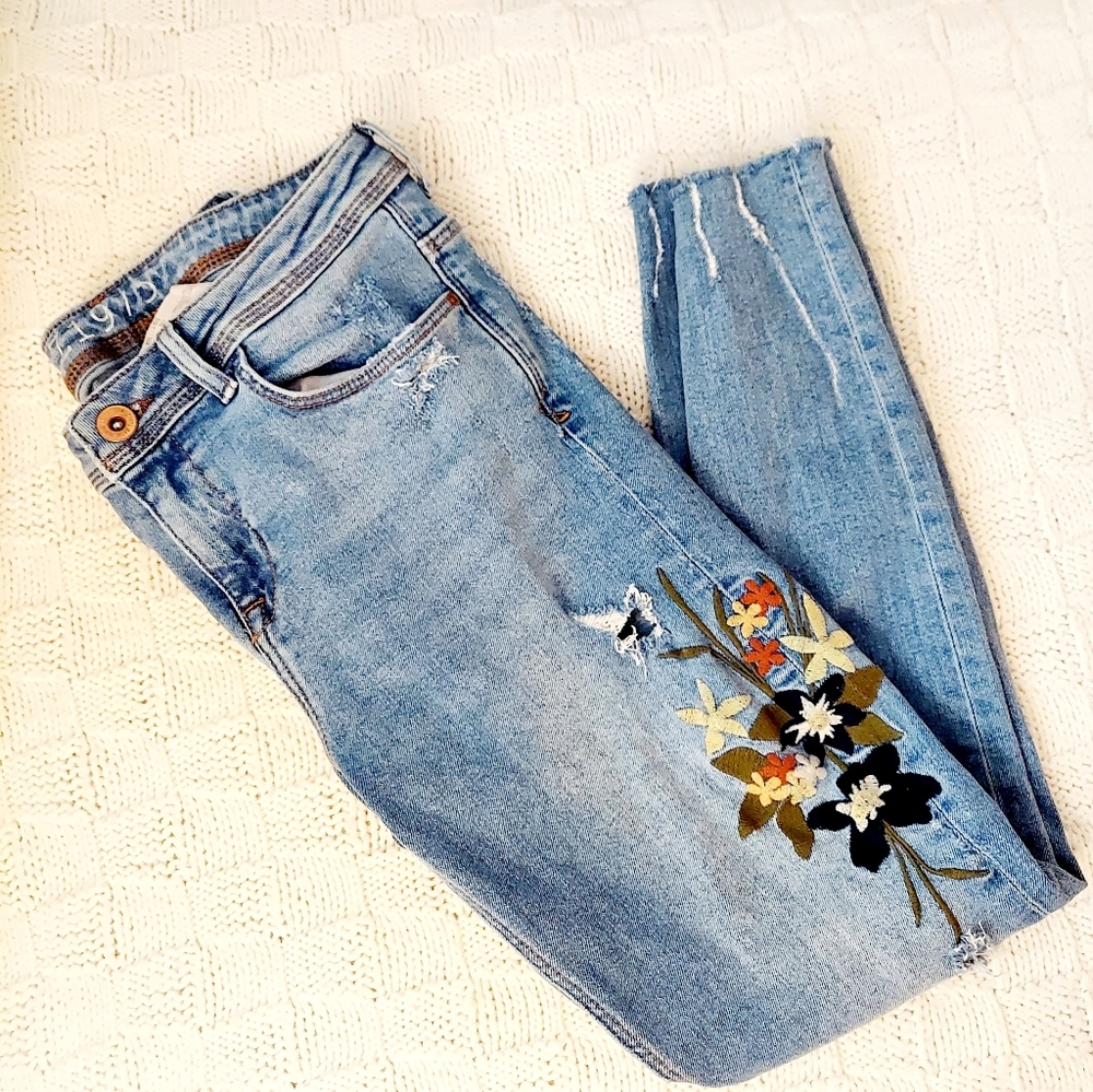 Zara Z1975 Embroidered Floral Jeans